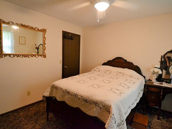 3rd image of 1506 Cottage Lane Ave