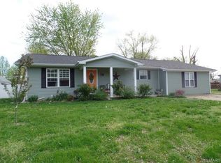 211 Parker Ln, Saint James, MO 65559