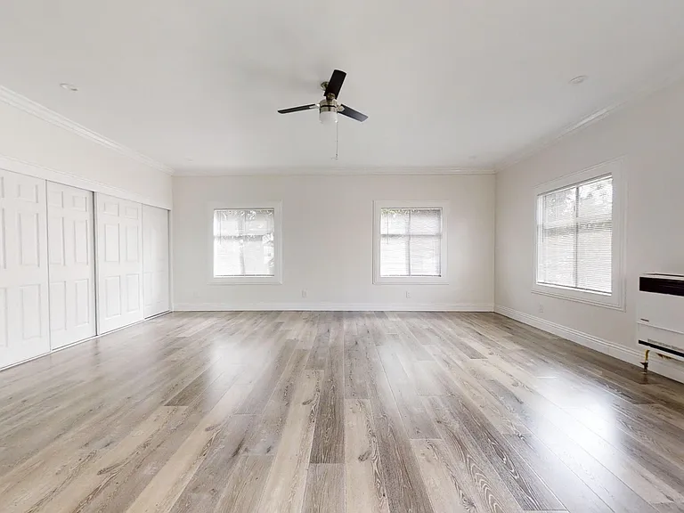 Loma Drive Apartments — Photo 12