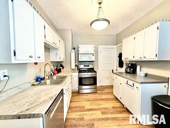 5th image of 2617 Pershing Ave