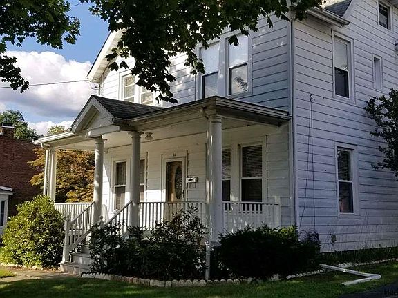 3rd image of 64 Abruyn St
