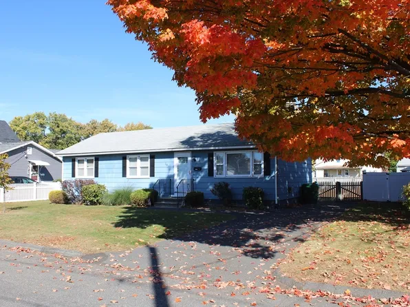 24 Daley St, Chicopee, MA 01013