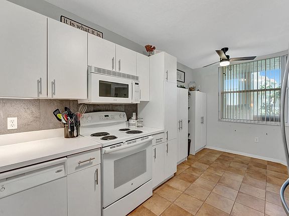 5th image of 10217 NW 24th Place #101