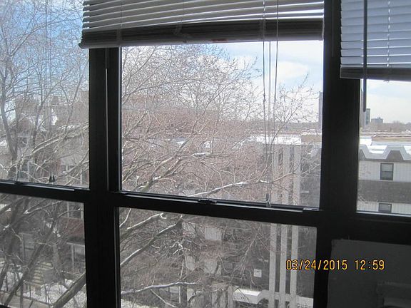 3rd image of 6031 N Kenmore Ave APT 6D