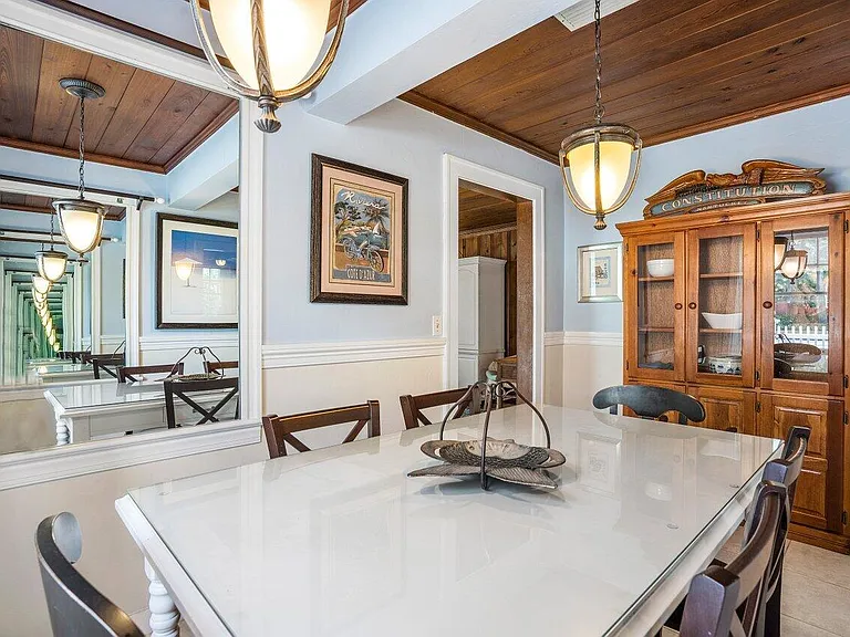 102 SE 7th Ave #1 — Photo 12