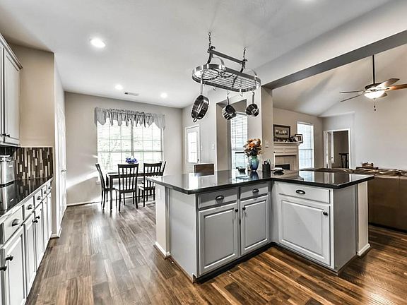 4th image of 2411 Piney Woods Dr