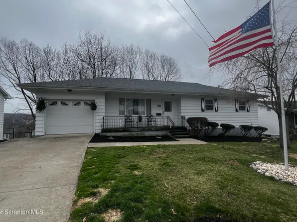 105 43rd St #L-5, Carbondale, PA 18407