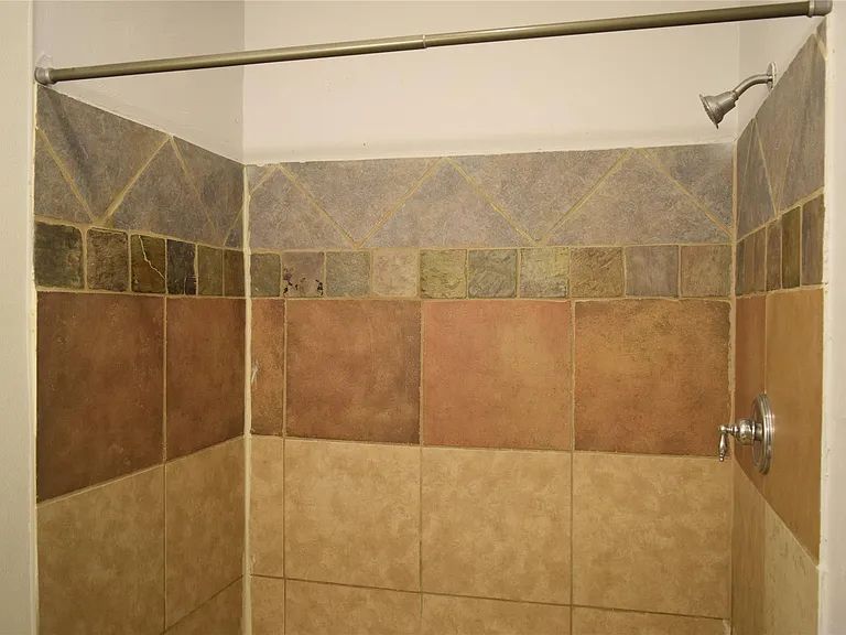 9902 Tolman St — Photo 21