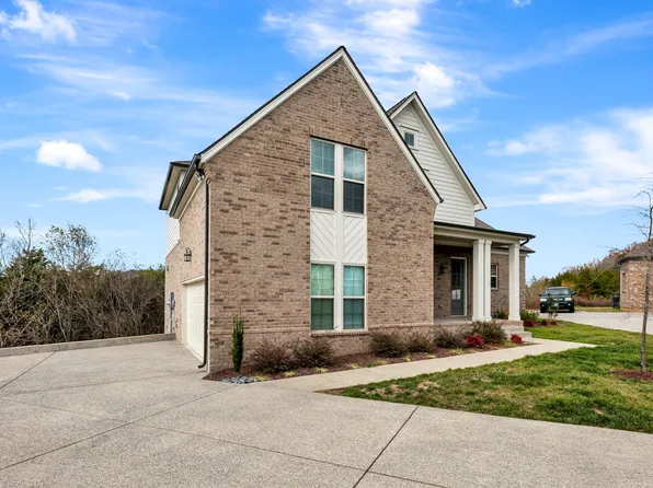 1037 Lawsons Ridge Dr, Nashville, TN 37218