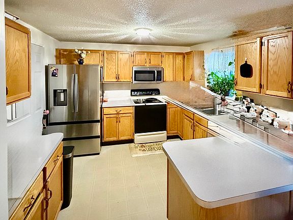 2nd image of 37 Hilltop Dr Unit 37