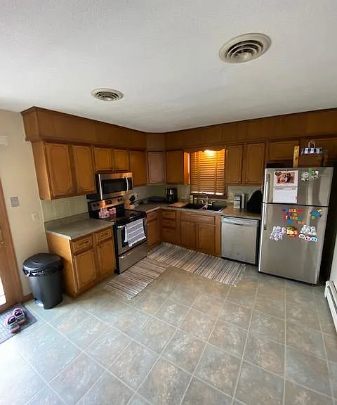 902 Shannon Ln — Photo 3