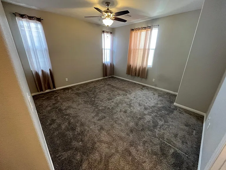 845 E Sunset Rd — Photo 29
