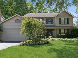 800 Muirhead Ave, Naperville, IL 60565