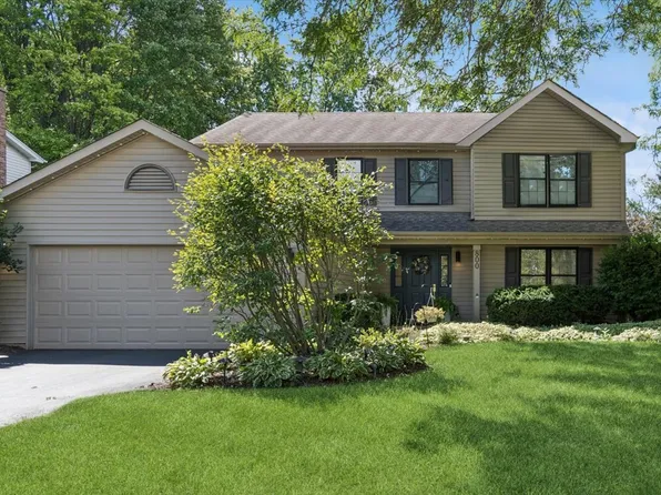 800 Muirhead Ave, Naperville, IL 60565