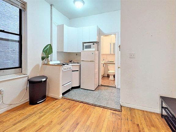 2nd image of 340 E 62nd St #10A