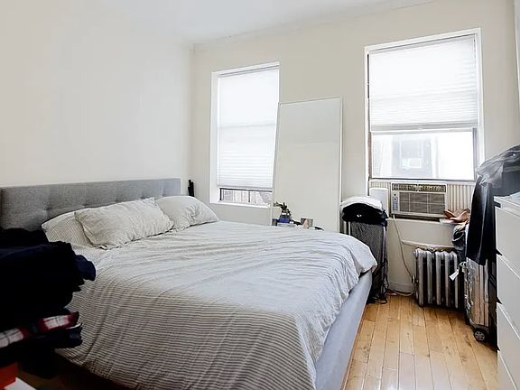 4th image of 139 Eldridge St APT 4