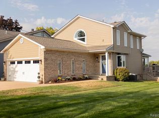 13209 Ormond Dr, Van Buren Township, MI 48111