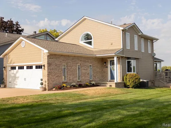 13209 Ormond Dr, Van Buren Township, MI 48111