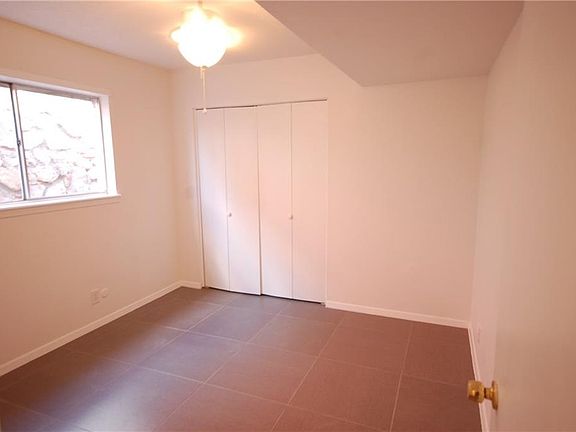 5th image of 5544 Carousel Dr