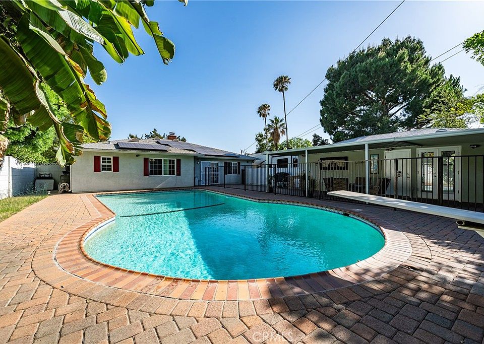 1st image of 621 E Cypress Ave
