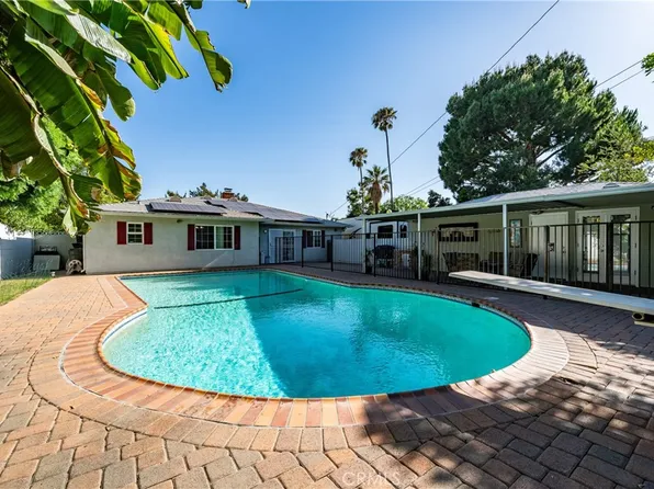 621 E Cypress Ave, Glendora, CA 91741