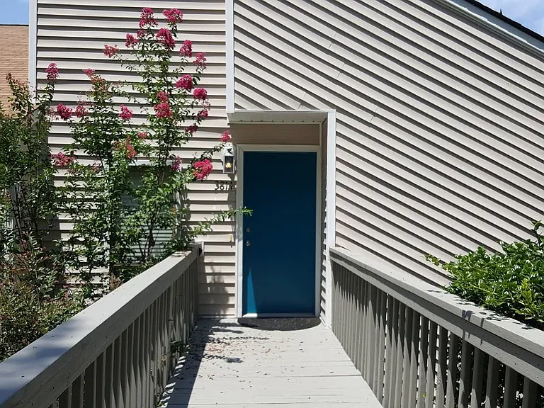 3814 Summerwood Ct — Photo 2