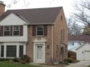 4830 N Woodruff Ave, Whitefish Bay, WI 53217
