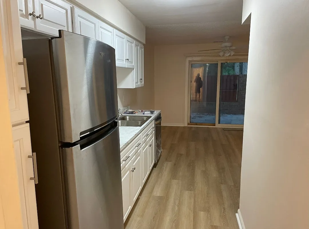 4 bed, 2.5 bath, 1556 sqft, $2,500 — Photo 2