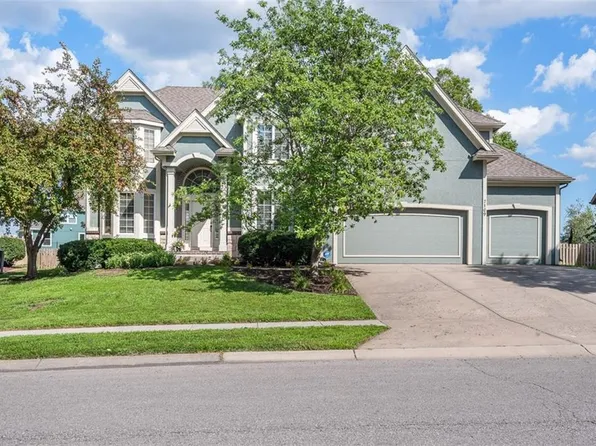 7109 Hauser St, Shawnee, KS 66216