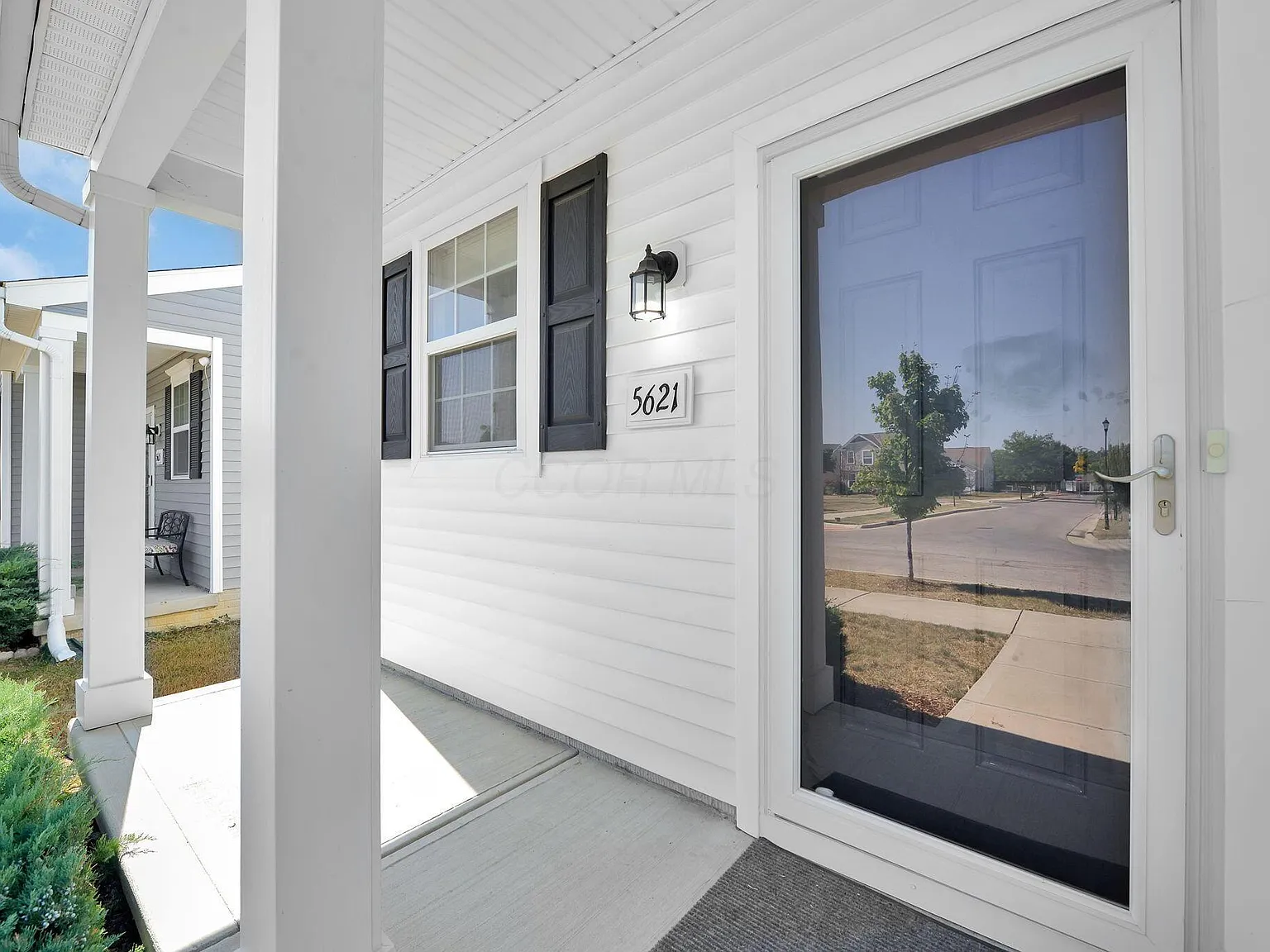 2 bed, 2.5 bath, 1372 sqft, $2,400 — Photo 4