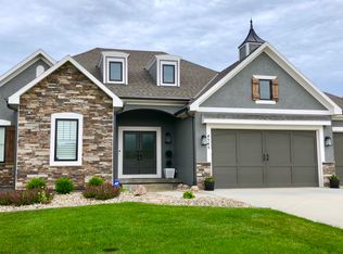 4545 NE Sherwood Dr, Lees Summit, MO 64064
