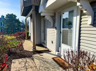 1212 Rhodes Ln, Naperville, IL 60540