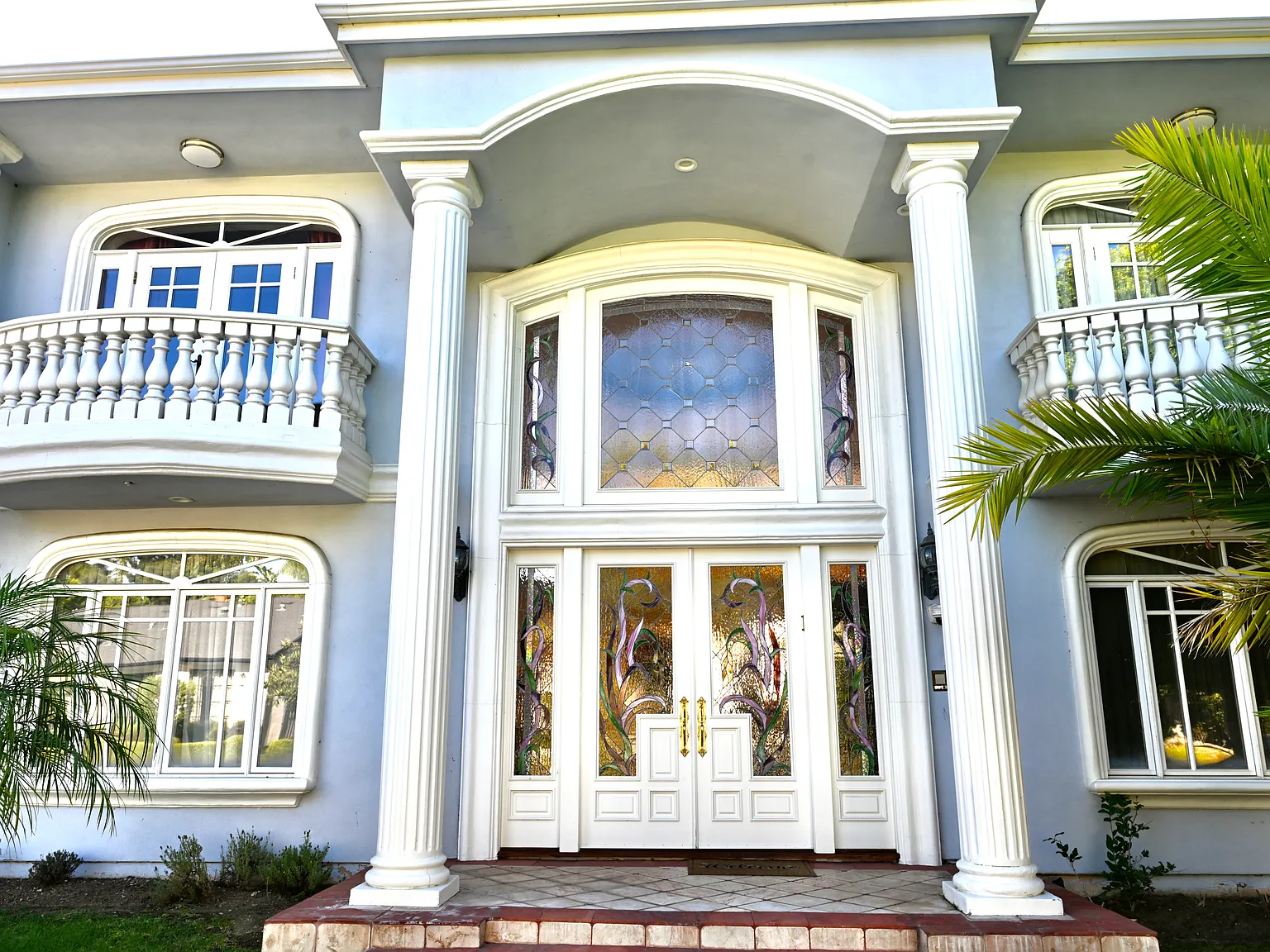 6 bed, 6119 sqft, $29,000 — Photo 2