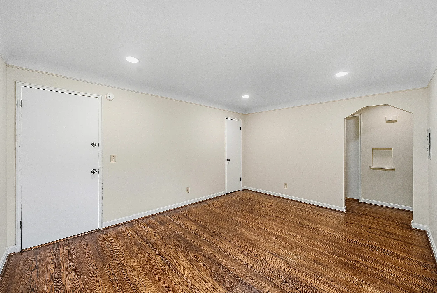2 bed, $1,350 — Photo 4