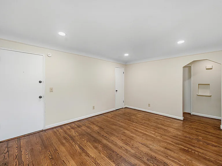 6428 Montgomery Rd #4 — Photo 4
