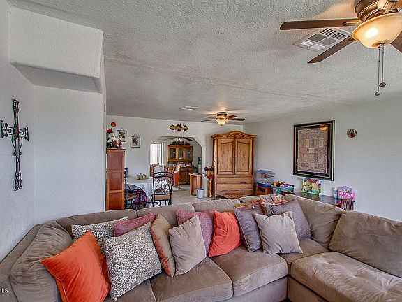 4th image of 2646 N 48th Ln