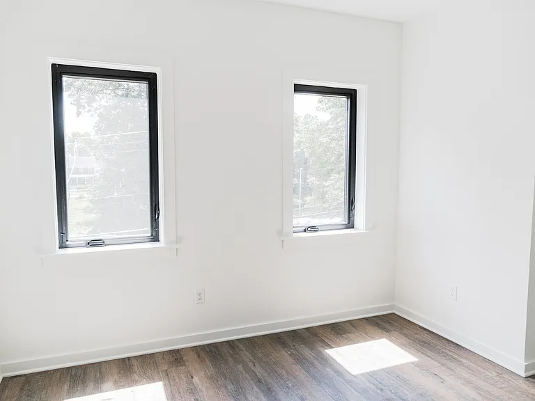 1260 Parkwood Ave — Photo 17