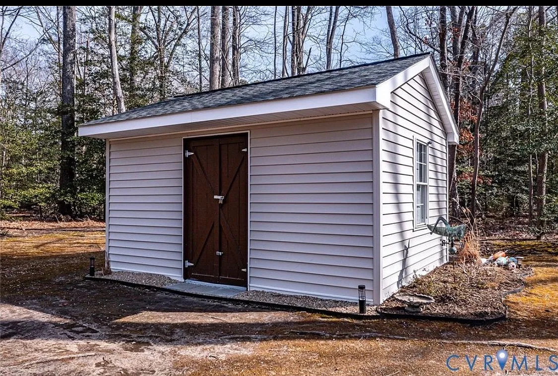 3 bed, 1305 sqft, $2,000 — Photo 3