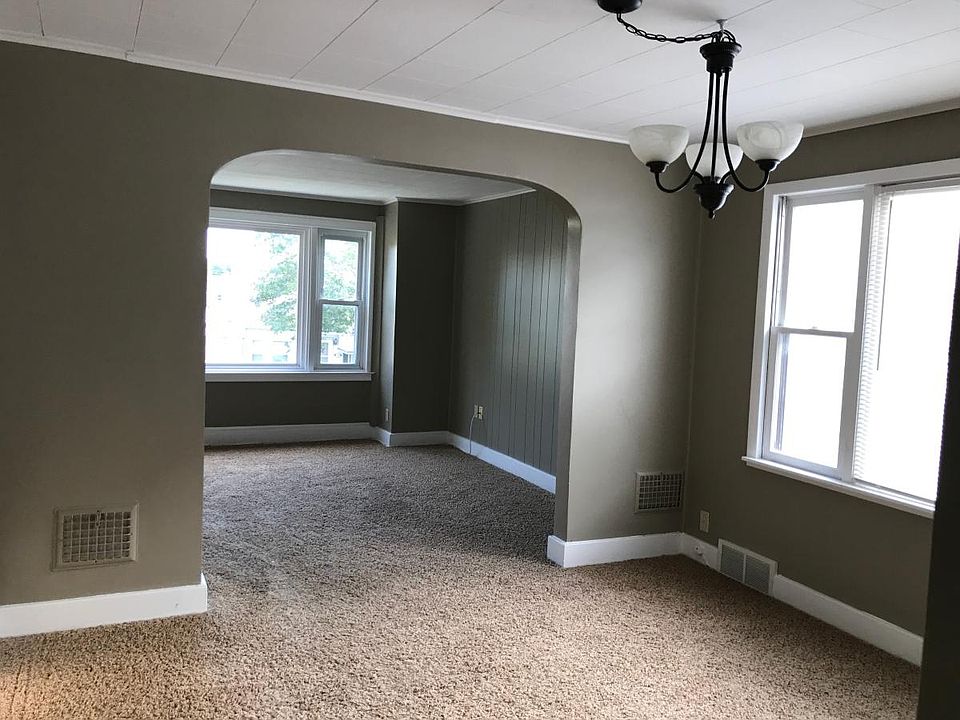 Dining room/living room