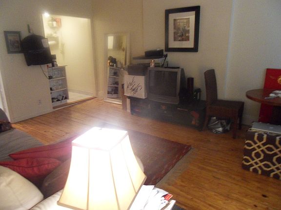 3rd image of 330 W 46th St APT 5