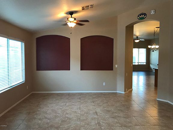 3rd image of 8008 W Beaubien Dr