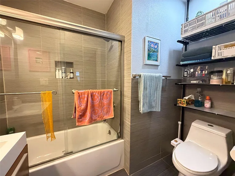 4402 Duval St #B — Photo 9