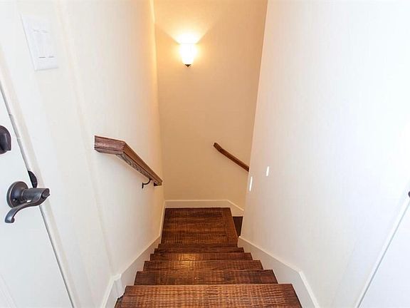 2nd image of 5918 Ross Ave Unit B
