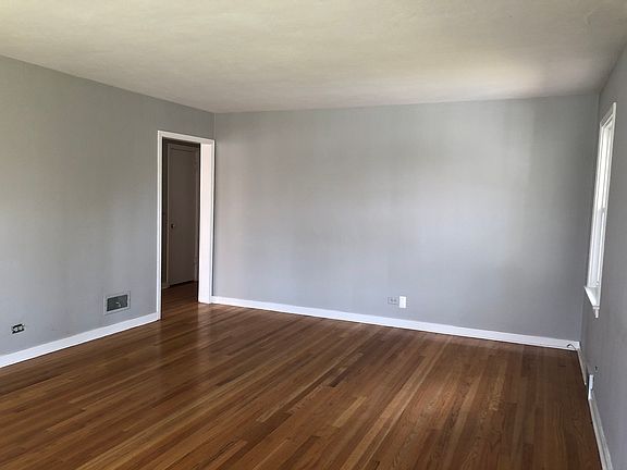 5th image of 115 E Washington Ave