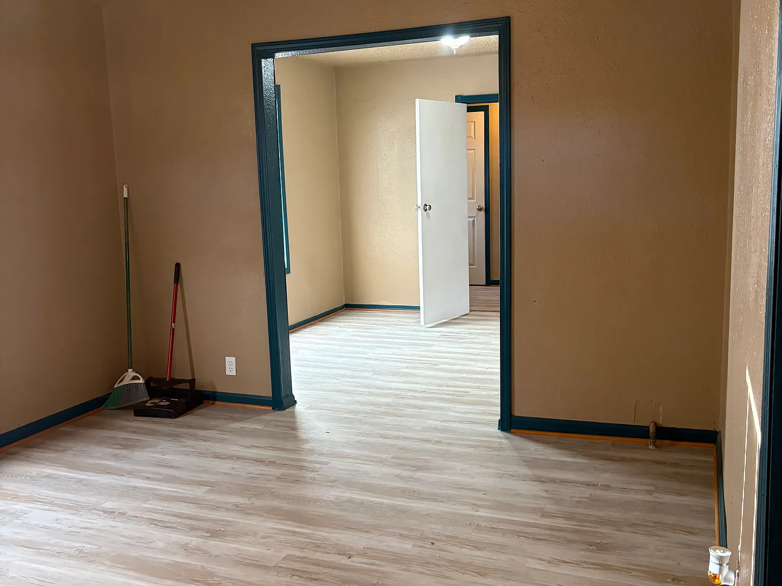 2 bed, 840 sqft, $1,200 — Photo 3