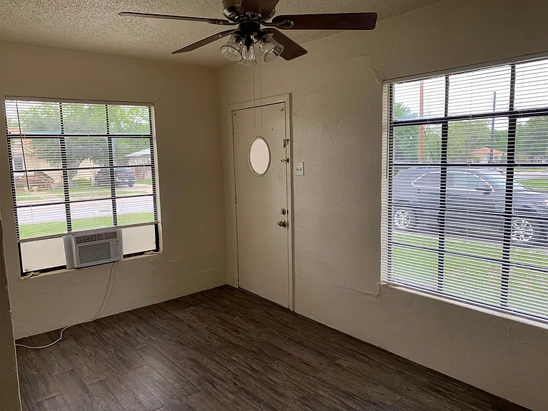 2522 W Woodlawn Ave #2522 — Photo 3