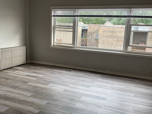 2nd image of 7327 N Rogers Ave APT 503