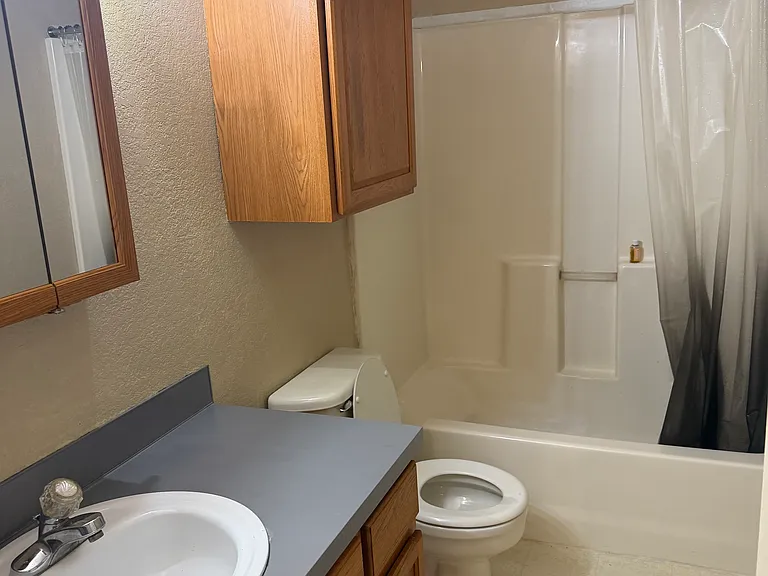 6331 S Newport Ave — Photo 6