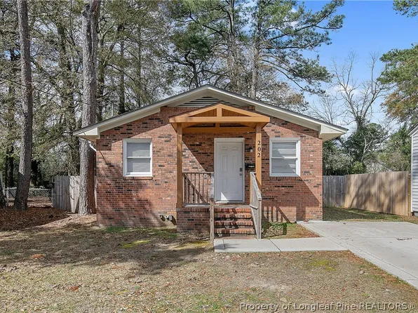 202 Sedberry St, Fayetteville, NC 28305