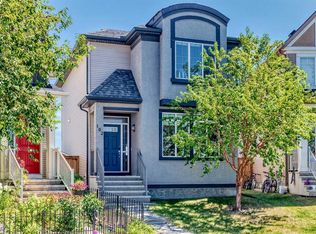 162 NW Cranford Cmn SE, Calgary, AB T3M1V4